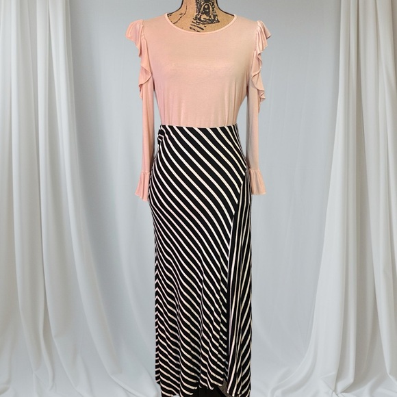Striped Maxi skirt - Picture 1 of 6